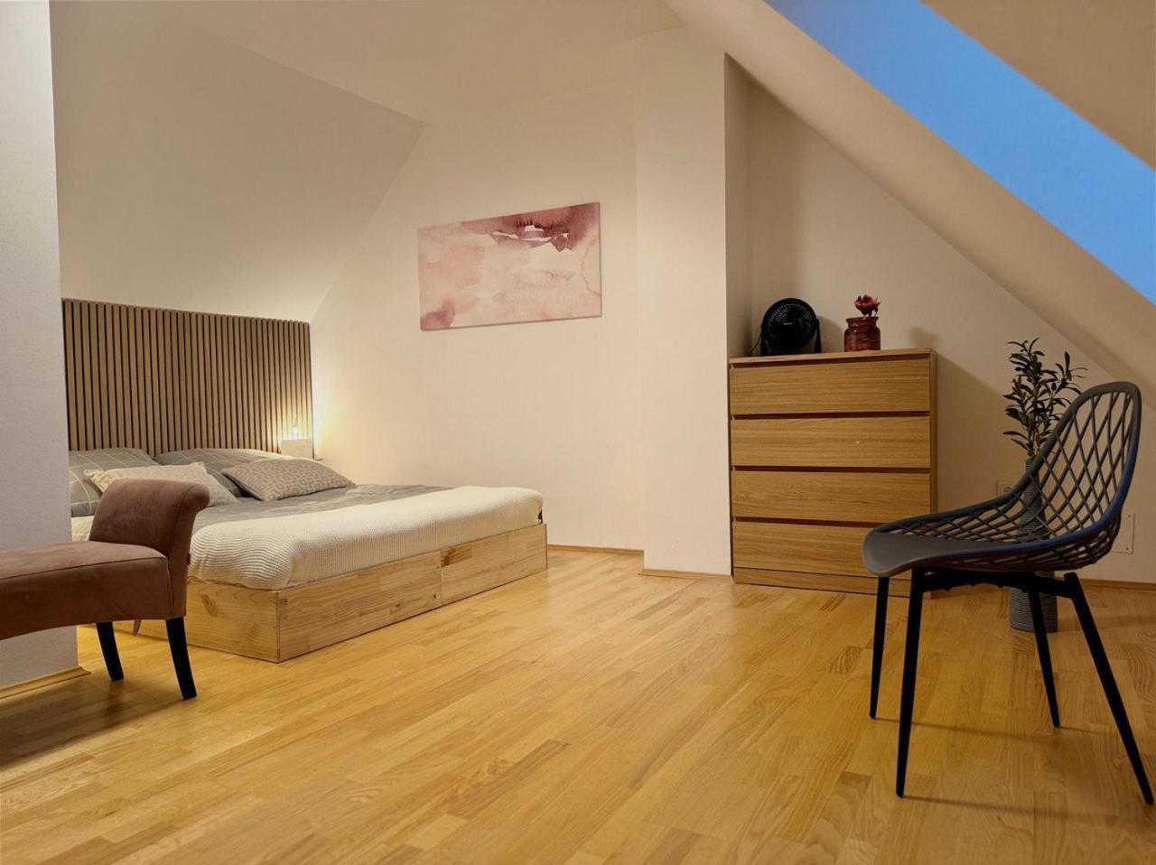 Carillon By Bestchoice - Old City - Self Check-In With Parking Option غراتس المظهر الخارجي الصورة