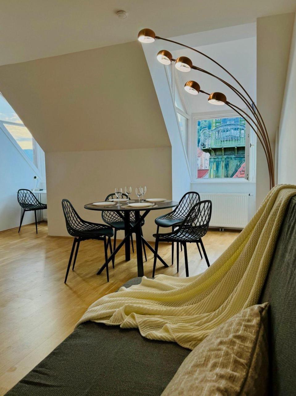 Carillon By Bestchoice - Old City - Self Check-In With Parking Option غراتس المظهر الخارجي الصورة